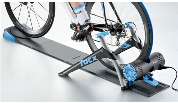 Tacx Genius Multiplayer VR Trainer w/ Video Reality and VR Software